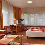 Monopol Ξενοδοχείο Γκελσενκίρτσεν