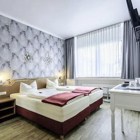 Monopol Hotell 3*