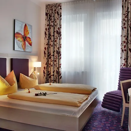 Monopol Hotel 3*