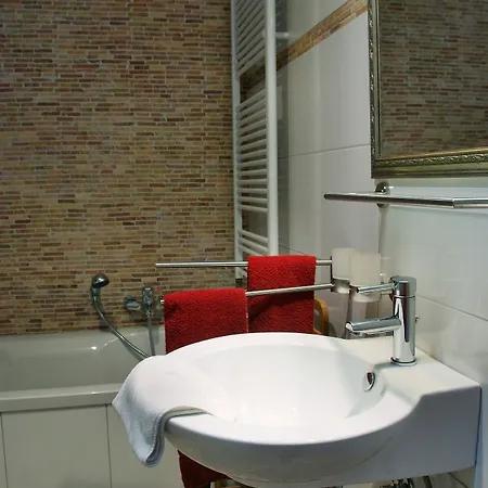 Hotel Monopol 3*