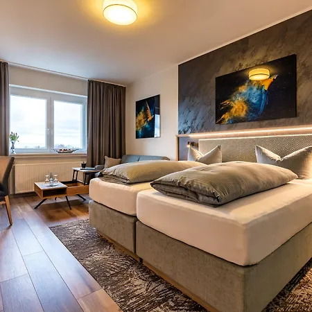 Monopol Hotel 3*