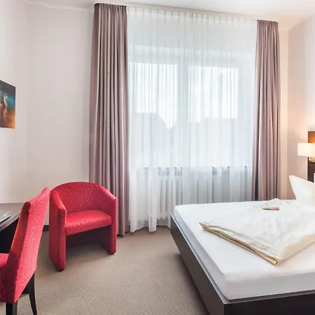 Monopol Hotel 3*