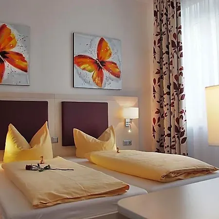 Monopol Hotel 3*