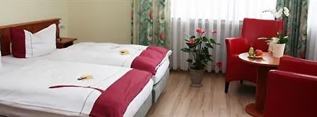 Monopol Hotel 3*